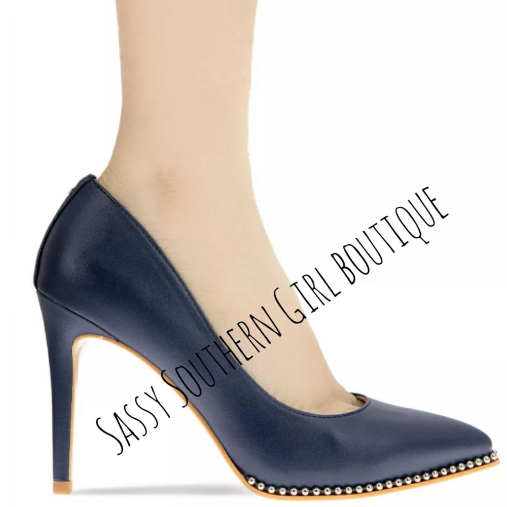🆕⭐ BCBGeneration navy studded pumps - Picture 3 of 10
